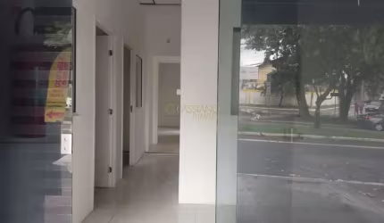 Casa comercial para locação | 05 salas, 01 sala grande, banheiro e cozinha | Jardim das Industrias | São José dos Campos |