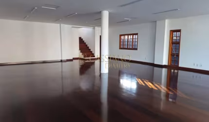 Casa/Sobrado comercial para locação de 384,83m² | 05 dormitórios, sendo todos suítes e 04 vagas de garagem | Jardim Esplanada - São José dos Campos |