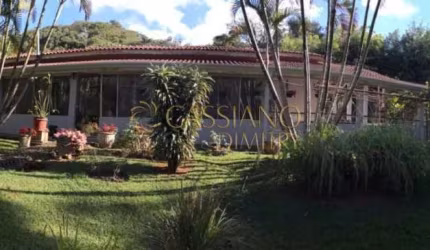Chácara à venda de 22.000m² | 03 dormitórios, sendo 01 suíte, 02 banheiros e 04 vagas de garagem |  Avenida Ippensen | São José dos Campos |