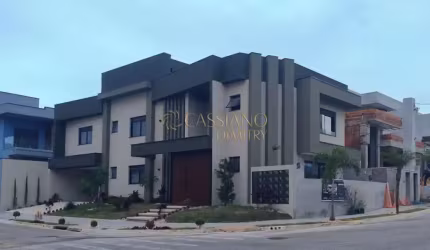Casa assobradada à venda de 290m² | 04 domitórios, sendo suítes e 04 vagas de garagem | Condomínio Malibu | Caçapava.