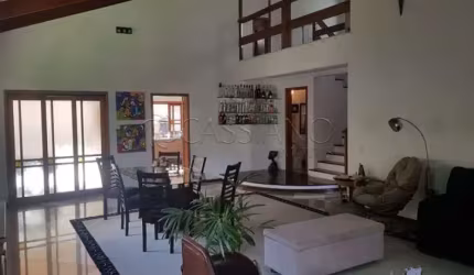 Sobrado à venda de 250m² | 04 dormitórios, sendo 03 suítes e 03 vagas de garagem | Condomínio Altos da Serra III - Urbanova | São José dos Campos |
