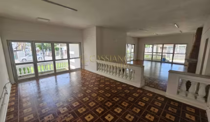 Casa comercial à venda de 480m² | 08 salas e 10 vagas de garagem | Jardim Apolo - São José dos Campos |