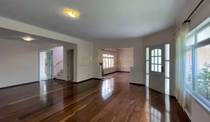 Sobrado para locação de 210m² | 03 dormitórios, sendo 01 suíte e 04 vagas de garagem | Jardim das Colinas -  São José dos Campos |