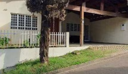 Casa em condomínio para aluguel, 3 quartos, 1 suíte, 2 vagas, Villagio Itália - Araras/SP