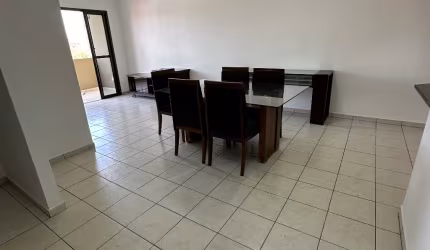 Apartamento amplo de 3 qts para locação