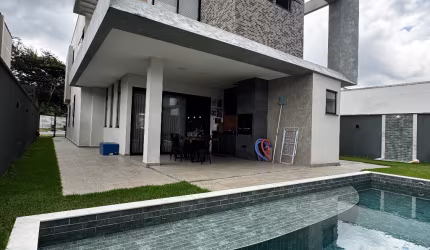 Casa Linda e Moderna, oportunidade !