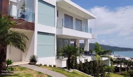 Casa no Condomínio Panorâmico em Bombinhas.