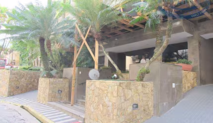 Apartamento em Pitangueiras.