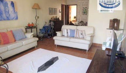 Apartamento na Região da Brunella.