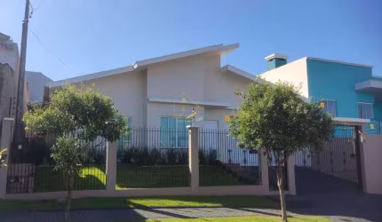 Casa à venda em Marechal Cândido Rondon, Botafogo, com 3 quartos, 179m²