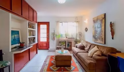 Imperdível oportunidade de adquirir casa de 2 quartos na Pompeia, São Paulo-SP! 88m² e garagem inclusa.