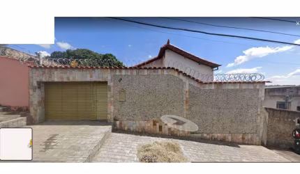 Casa com 4 quartos à venda na Rua Joana D'arc, Primeiro de Maio, Belo Horizonte, 415 m2 por R$ 785.000