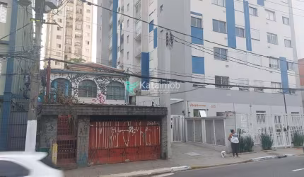 Casa para locação com 3 dormitórios, 100m2 área construída Vila Guarani (Z Sul), a 200m do metro Co