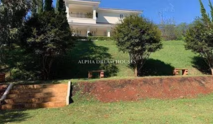 Belíssima Casa à Venda em Alphaville – Residencial Tamboré 01, Barueri/SP