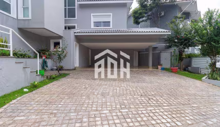 Exclusiva Casa com 7 Banheiros e 6 Vagas de Garagem - 750 m²