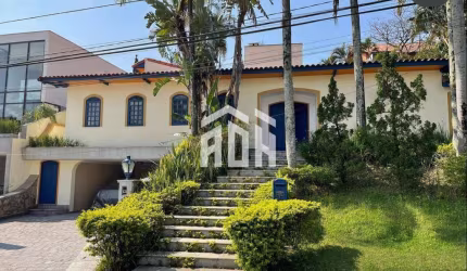 Casa Térrea com Piscina e Amplo Jardim em Alphaville Residencial 03