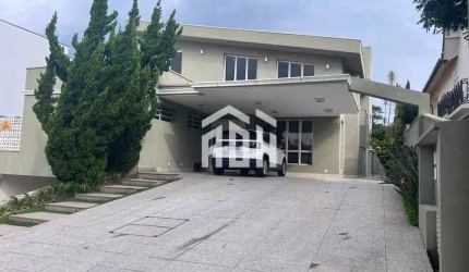 Casa Impecável à Venda - Condomínio de Alto Padrão