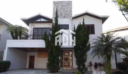 Casa com 4 Suítes e Lazer Completo para Locação no Residencial 11
