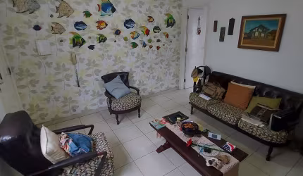 Casa Assobradada, condomínio fechado.