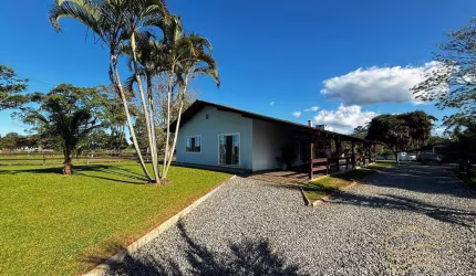 Linda Chácara com  AT de 29.352,88 m² - Balneário Barra do Sul- Pinheiros