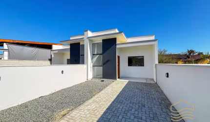 Casa averbada com 3 quartos sendo 1 suíte em Barra do Sul - Costeira