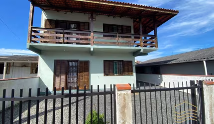 Sobrado com 4 Quartos em Balneário Barra do Sul - Costeira