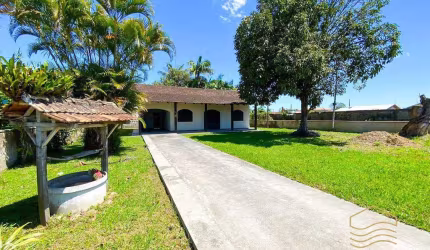 Casa 3 quartos sendo uma suíte averbada - Balneário Barra do Sul- Costeira