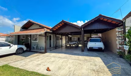 Casa em alvenaria 2 suítes + 1 quarto em Balneário Barra do Sul - Salinas