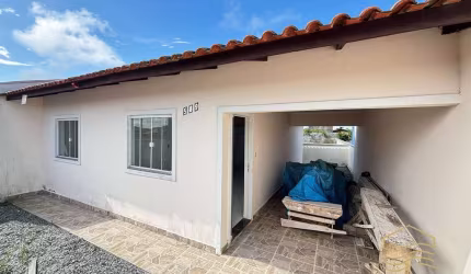 Casa com 3 quartos na praia da Salinas - Baln. Barra do Sul
