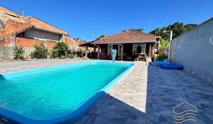 Casa com 3 Dormitórios - Balneário Barra do Sul - Salinas