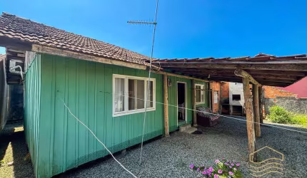 Casa com 3 quartos na praia da Salinas - Balneário Barra do Sul