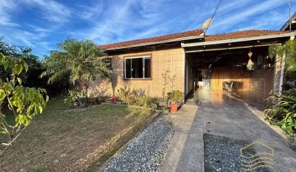 Casa com piscina em Balneário Barra do Sul - Centro