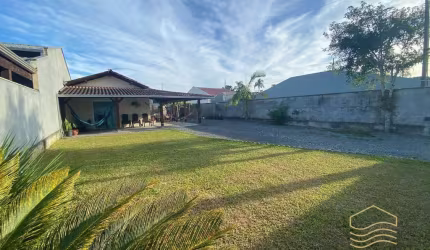 Casa com terreno amplo a 160m da lagoa - Balneário Barra do Sul - Costeira