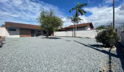 Casa recém reformada com 2 quartos  Balneário Barra do Sul - Costeira
