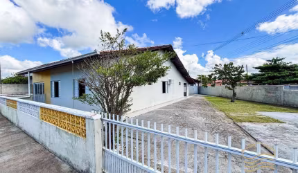 Casa 3 quartos de esquina em Balneário Barra do Sul - Salinas