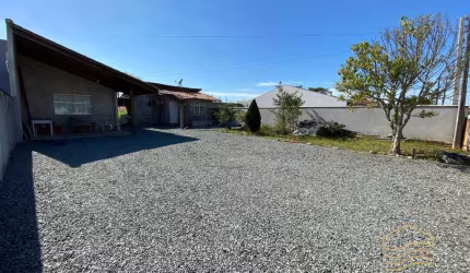 Duas casas com terreno amplo  - Balneário Barra do Sul - Salinas