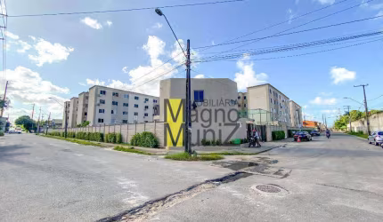 Edifício Jardim Passaré - Apartamento com 2 quartos para alugar, 44 m² por R$ 900/mês - Passaré - Fortaleza/CE