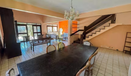Casa Duplex com 3 quartos à venda, 297 m² por R$ 750.000 - De Lourdes - Fortaleza/CE