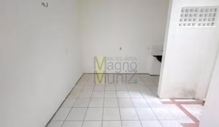 Kitnet com 1 quarto para alugar, 26 m² por R$ 625/ano - Aerolândia - Fortaleza/CE