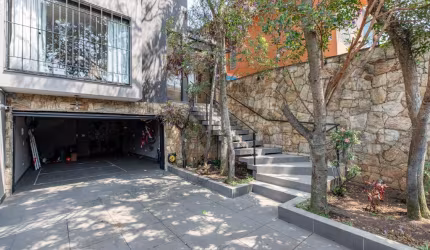 Lindo Sobrado na Vila Madalena - São Paulo