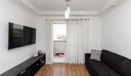 Apartamento de 2 Dormitórios com 1 Vaga - Vila Floresta