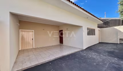 Casa Ampla com 3 Dormitórios e 2 Salas na Vila Cristina – Próxima à Represa