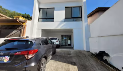 Sobrado Geminado 2 Quartos com 2 Suítes - Ponta de Baixo