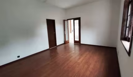 Casa com 1 dormitório para alugar, 130 m² por R$ 5.378,01/mês - Várzea - Teresópolis/RJ