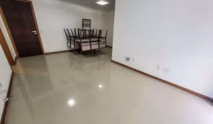 Apartamento com 3 dormitórios para alugar, 90 m² por R$ 4.398,84/mês - Várzea - Teresópolis/RJ