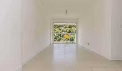 Apartamento com 2 dormitórios para alugar, 69 m² por R$ 3.249,66/mês - Alto - Teresópolis/RJ