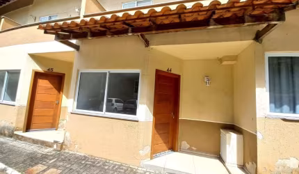 Casa com 2 dormitórios para alugar, 76 m² por R$ 1.902,39/mês - Araras - Teresópolis/RJ
