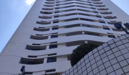 Apartamento para venda tem 80 metros quadrados com 3 quartos no Espinheiro