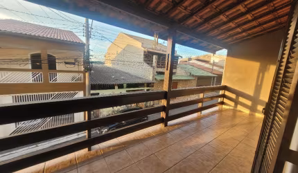 Sobrado no jd. São Luís em Cajamar com edícula