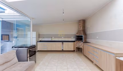 SOBRADO TRIPLEX  FAZENDINHA  200M  - 3 QUARTOS  1 SUÍTE   3 VAGAS  PRÓXIMO AO MERCADO ZAMPROGNA